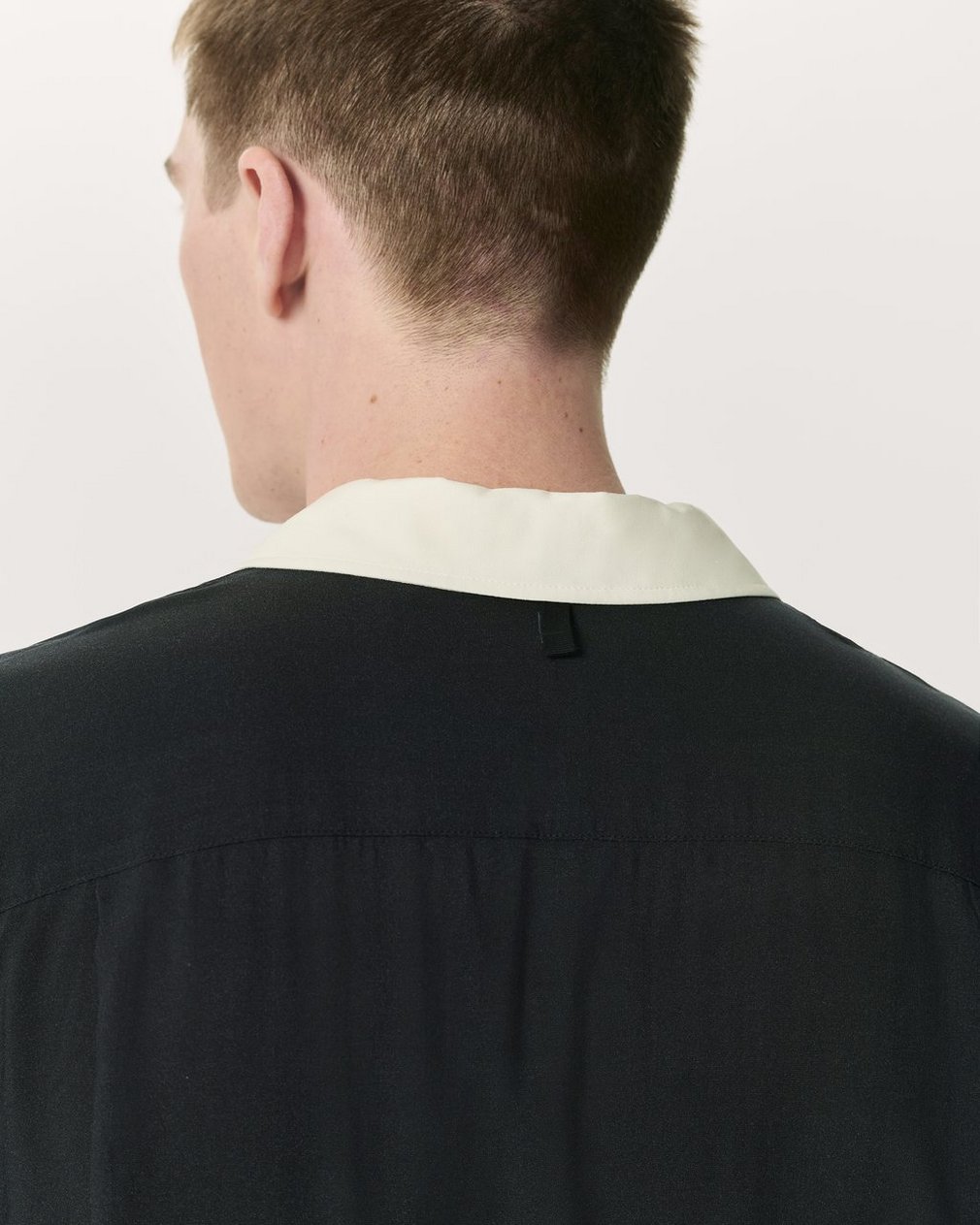 Avery Relaxed Fit Painterly Print Woven Shirt - Navy Anthony Print - Image 6