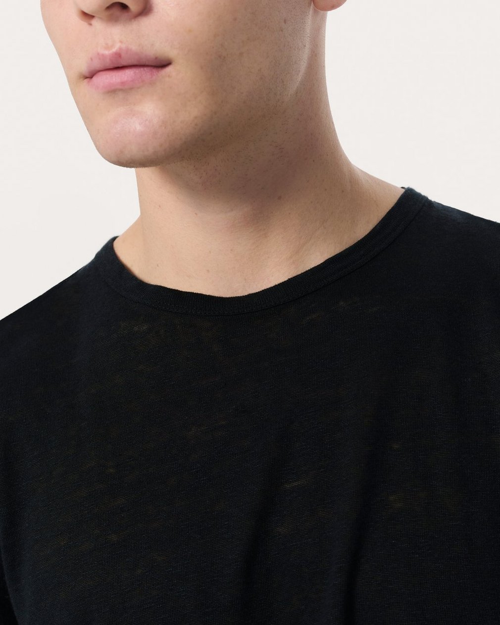 Classic Linen Tee - Black - Image 4